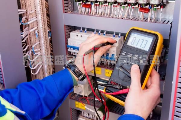 三位專(zhuān)家探討：電機(jī)與驅(qū)動(dòng)之間的通信協(xié)議